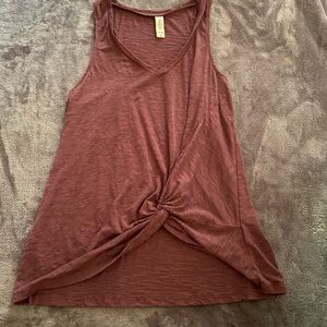 Maroon tank